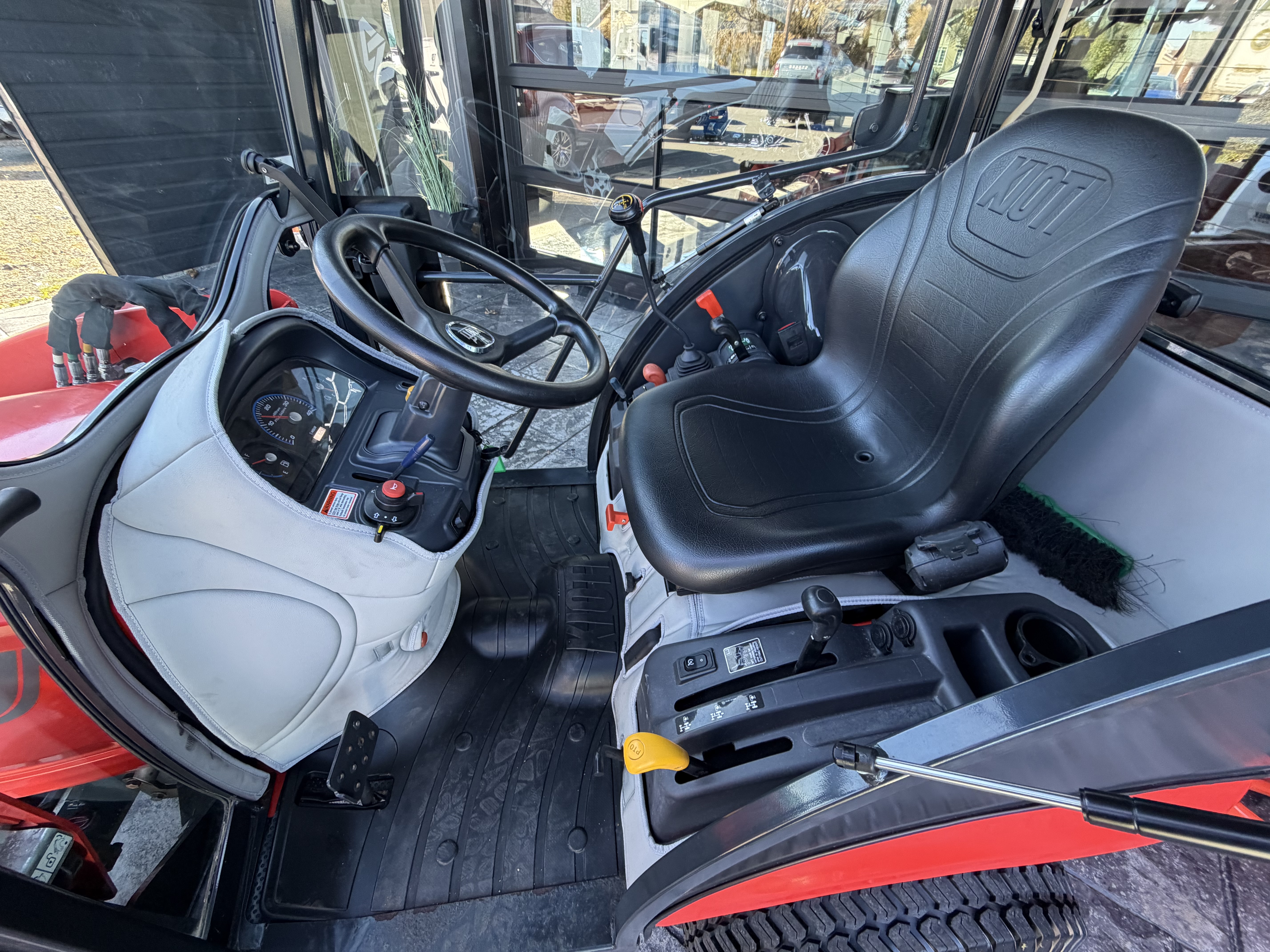 Image 3 - 2020 Kioti CS2220
