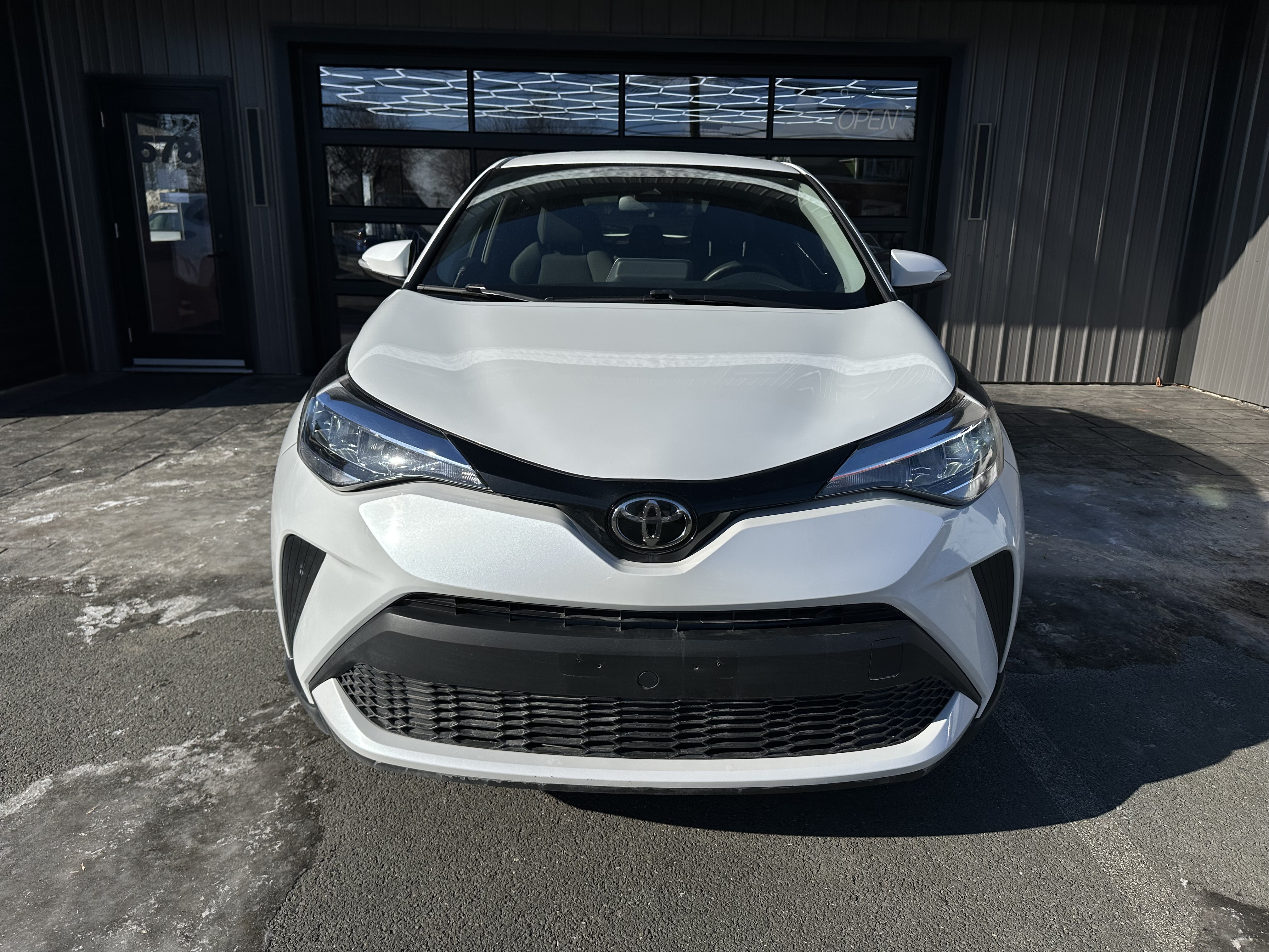 Image 2 - 2022 Toyota C-HR