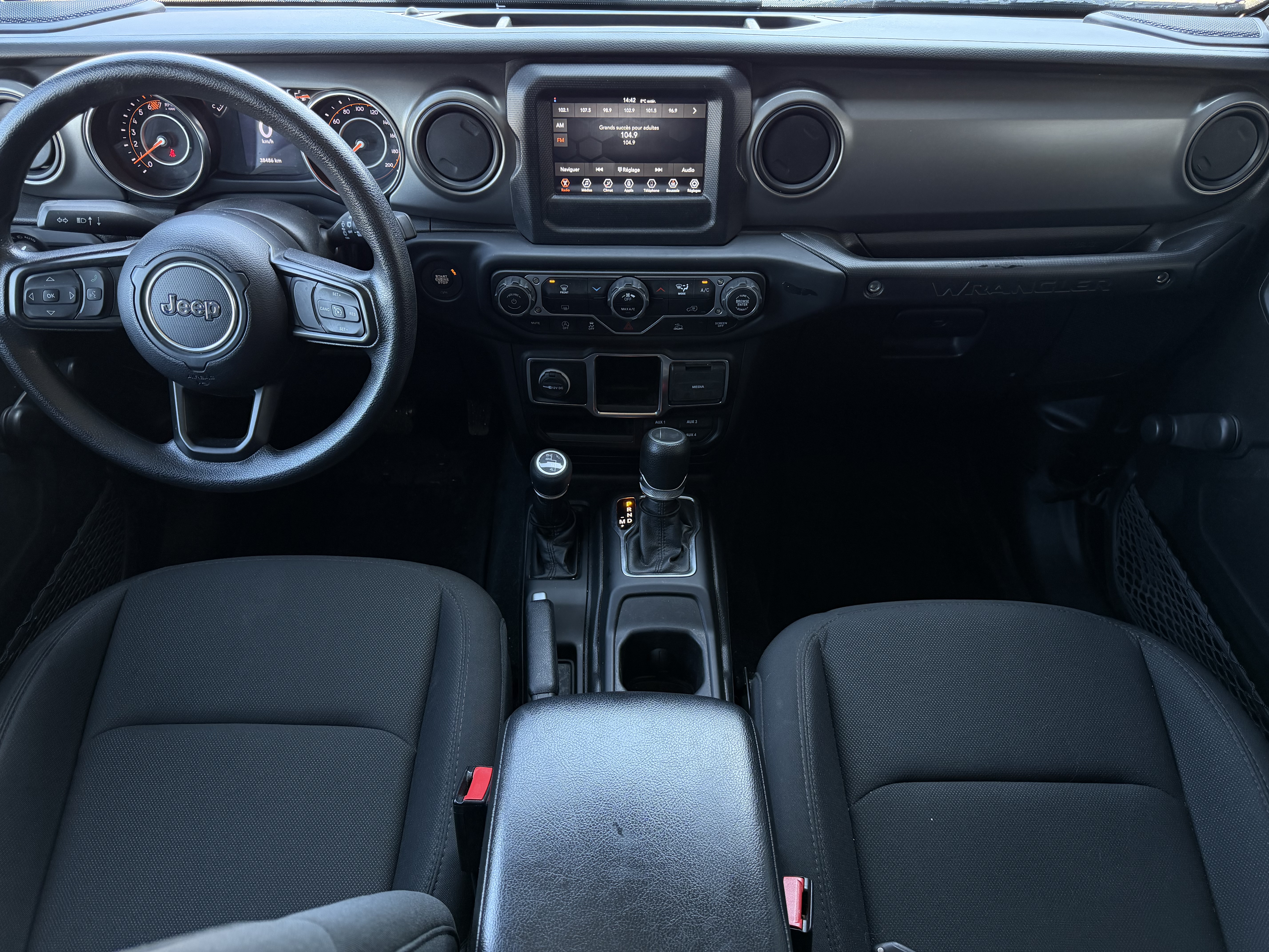 Image 4 - 2023 Jeep Wrangler Sport