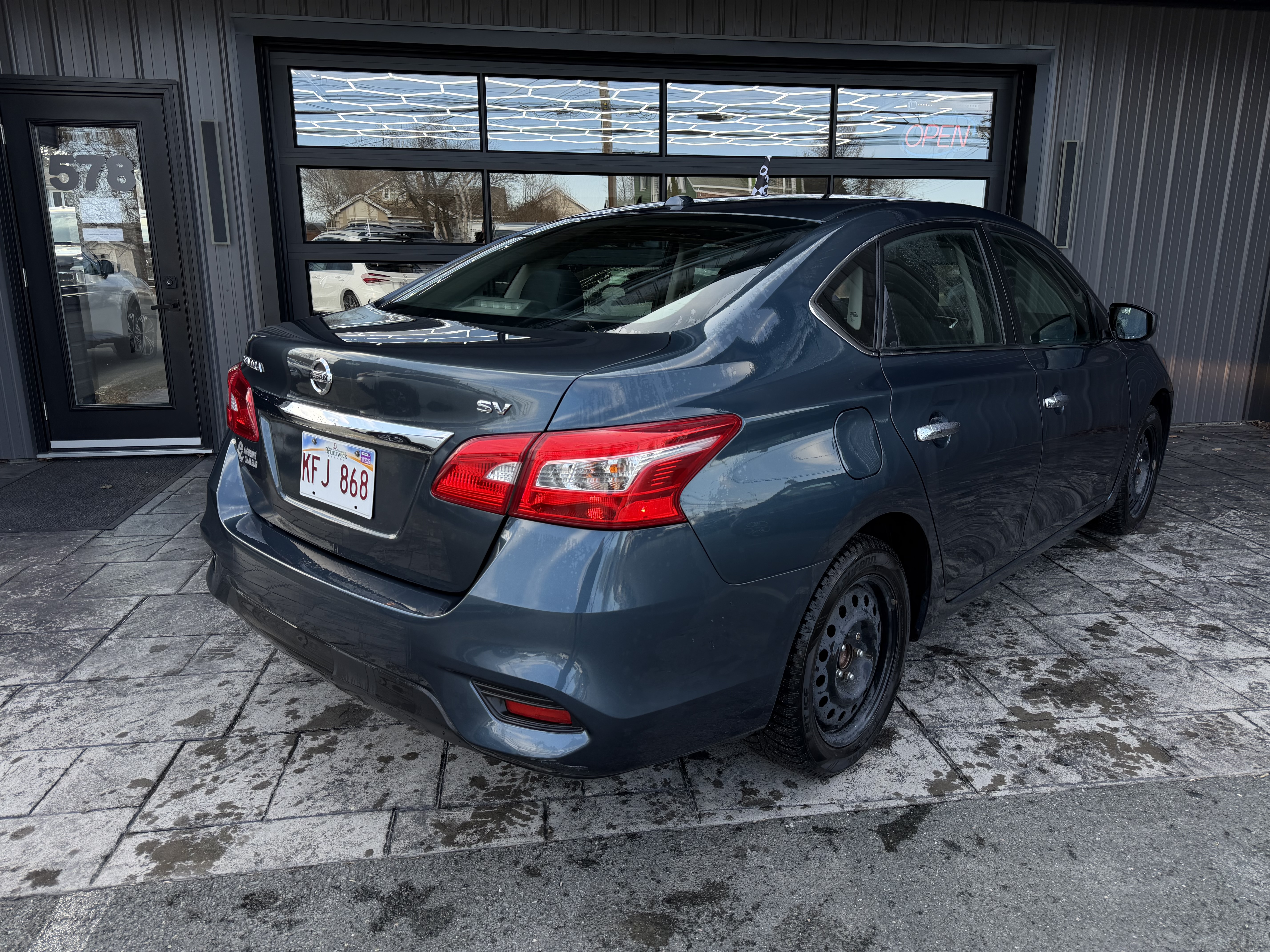 Image 3 - 2018 Nissan Sentra SV