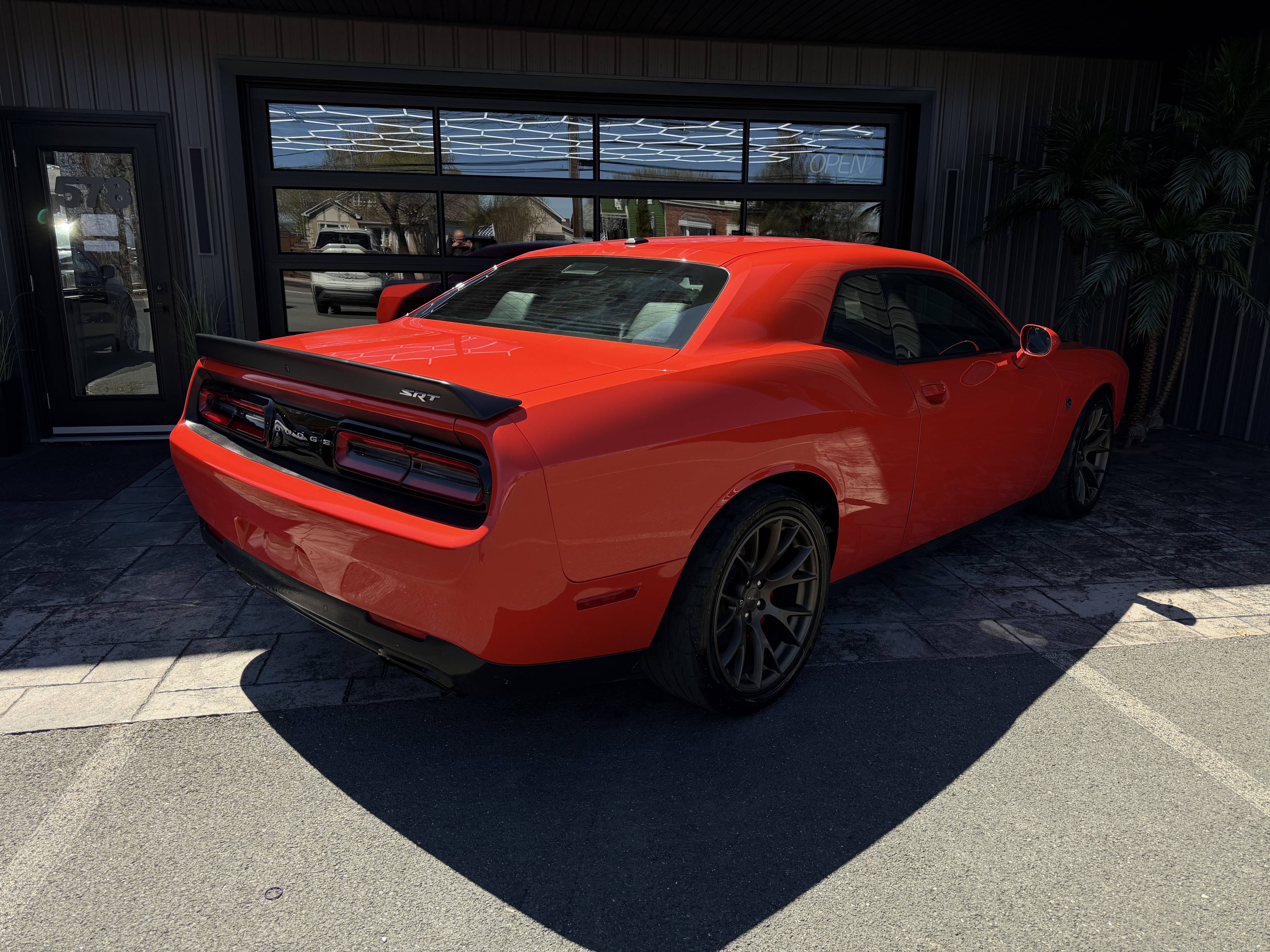 Image 3 - 2016 Dodge Challenger SRT HELLCAT