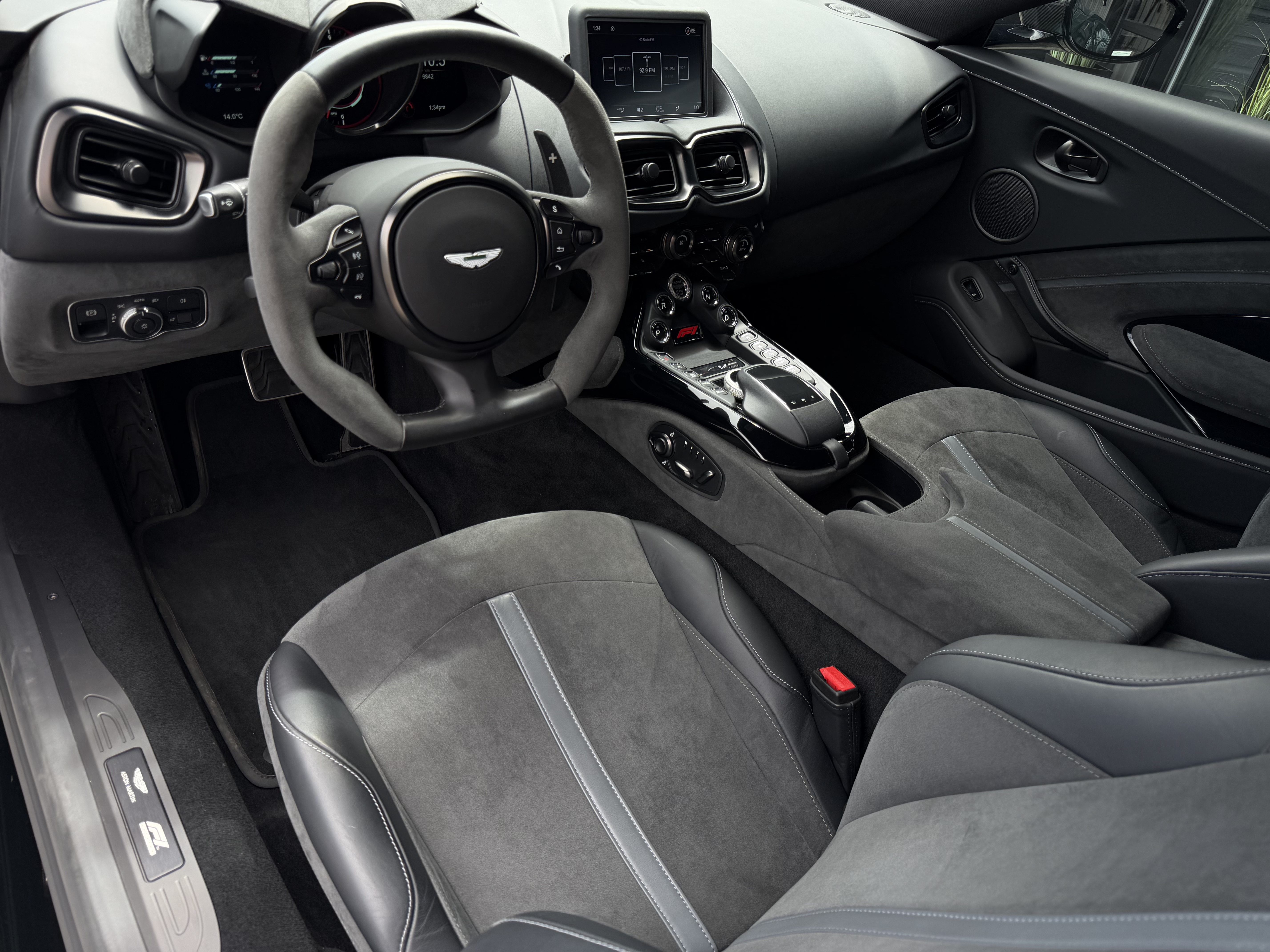 Image 4 - 2023 Aston Martin Vantage F1 Edition