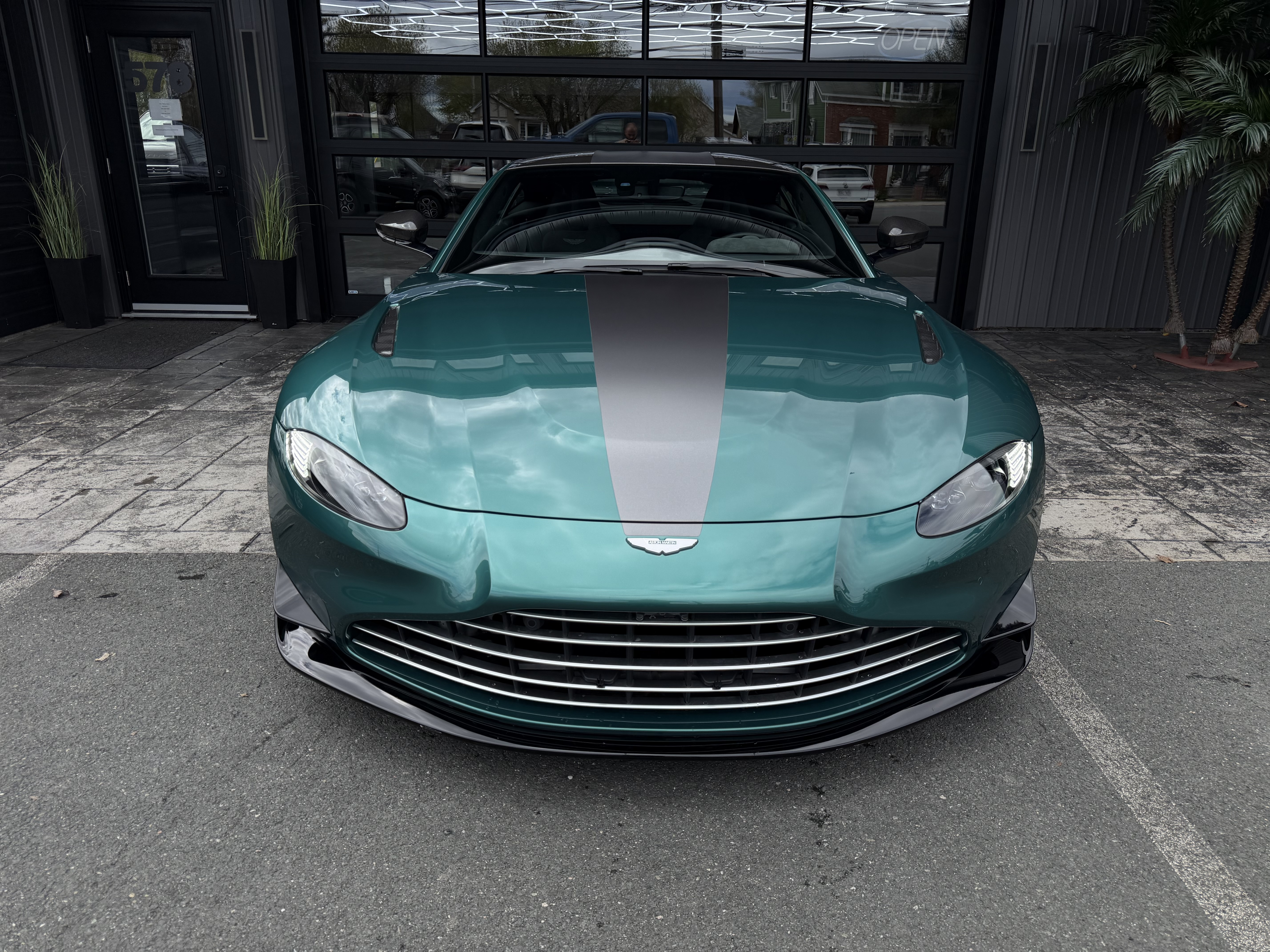 Image 2 - 2023 Aston Martin Vantage F1 Edition