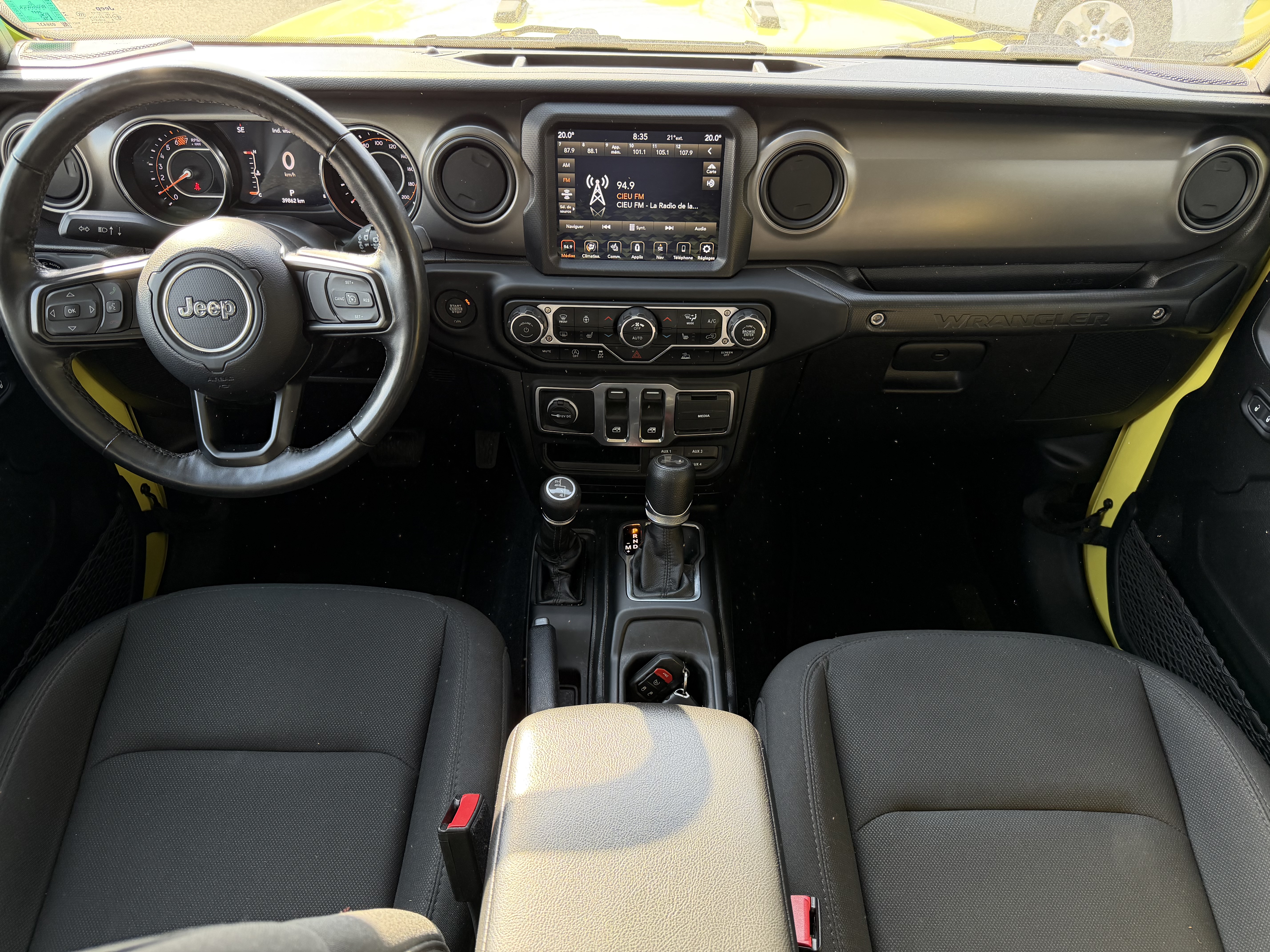 Image 4 - 2023 Jeep Wrangler Sport