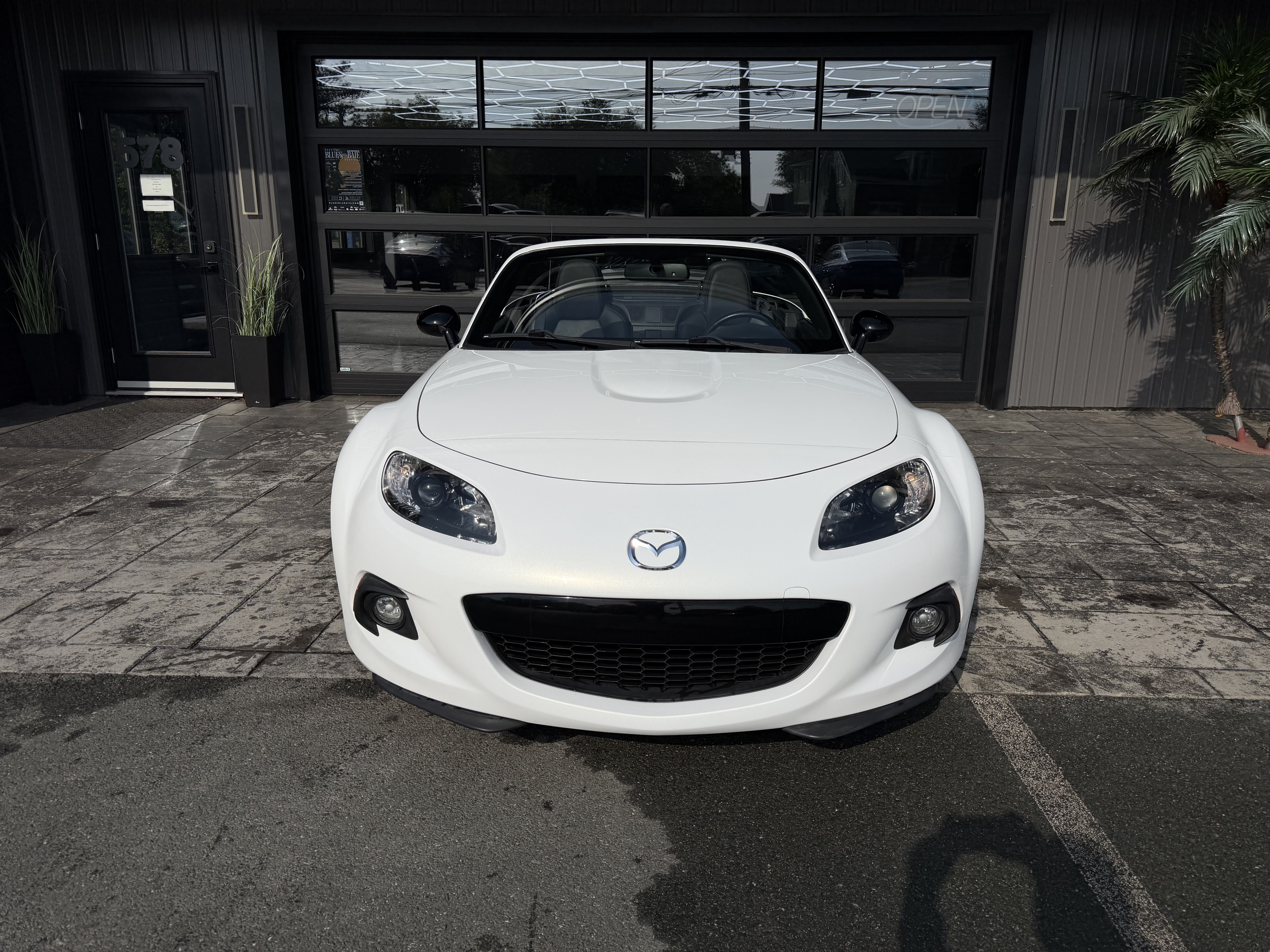 Image 2 - 2015 Mazda MX-5 Touring/GS