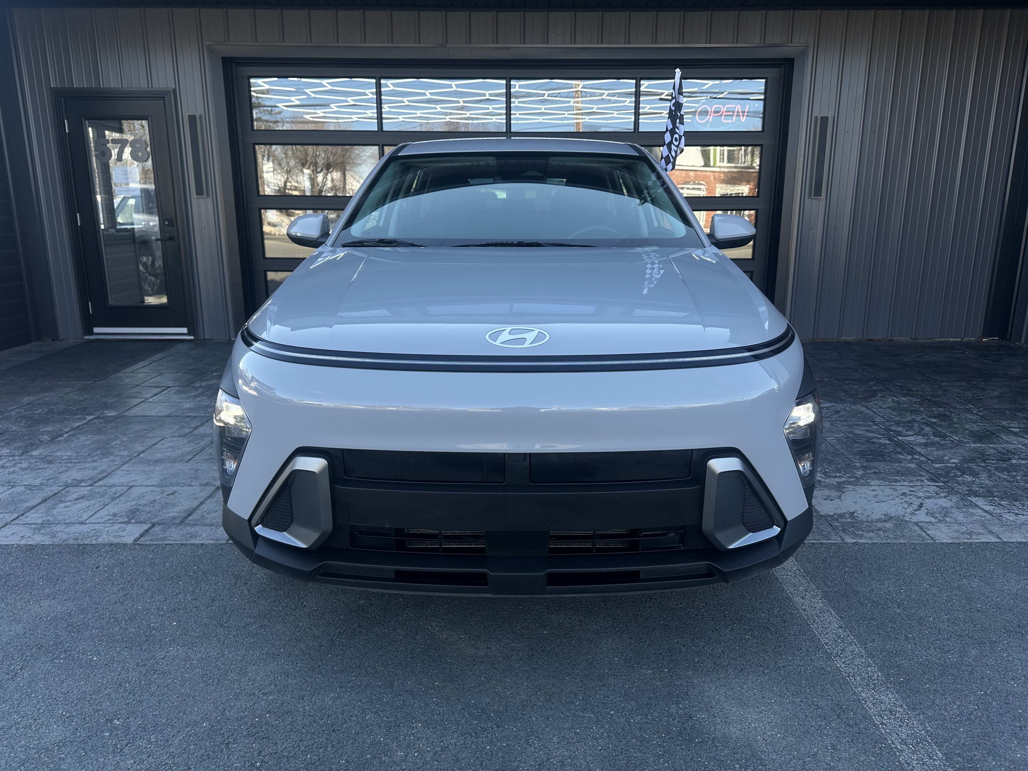 Image 2 - 2024 Hyundai Kona SE