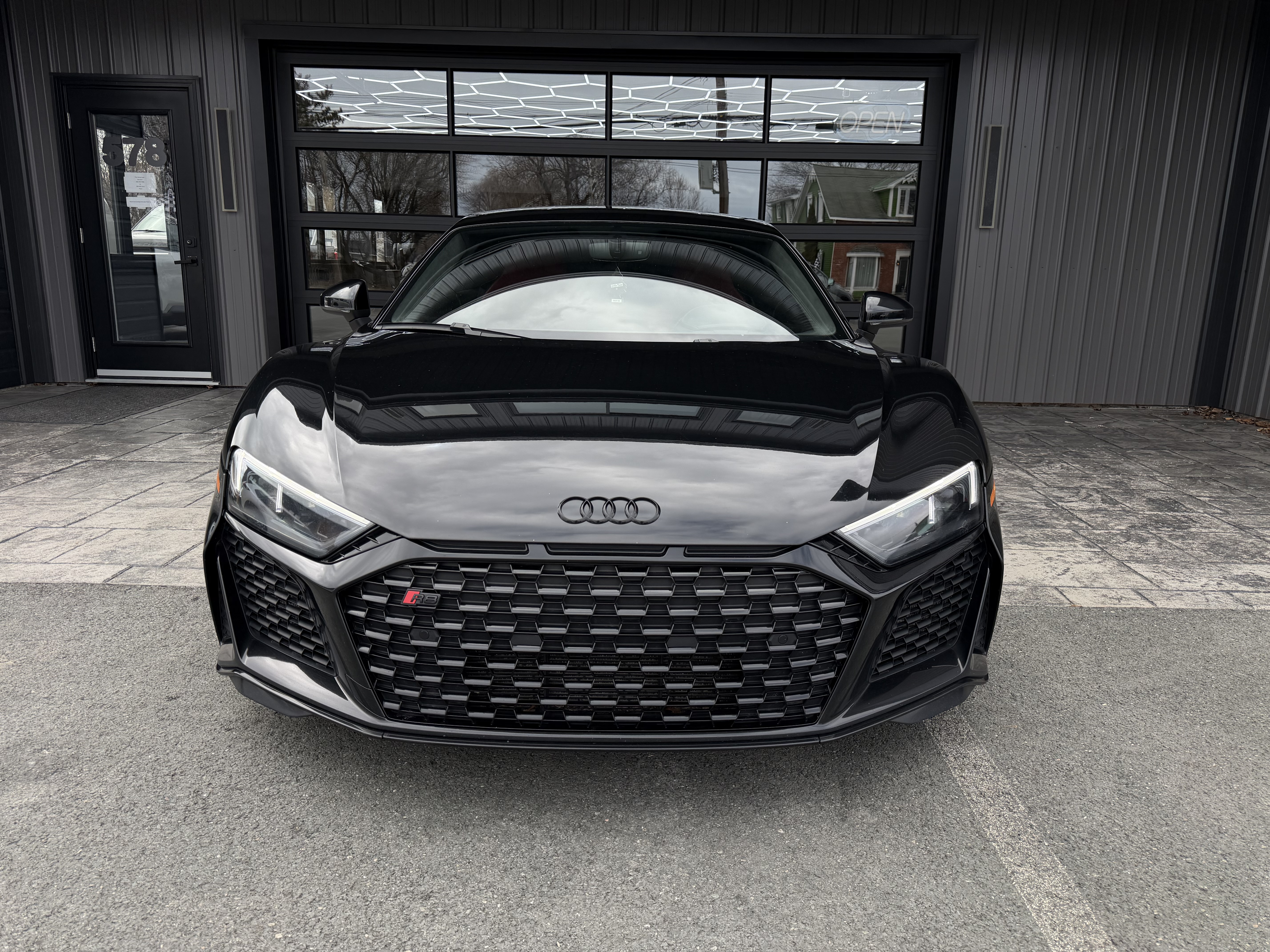 Image 2 - 2023 Audi R8