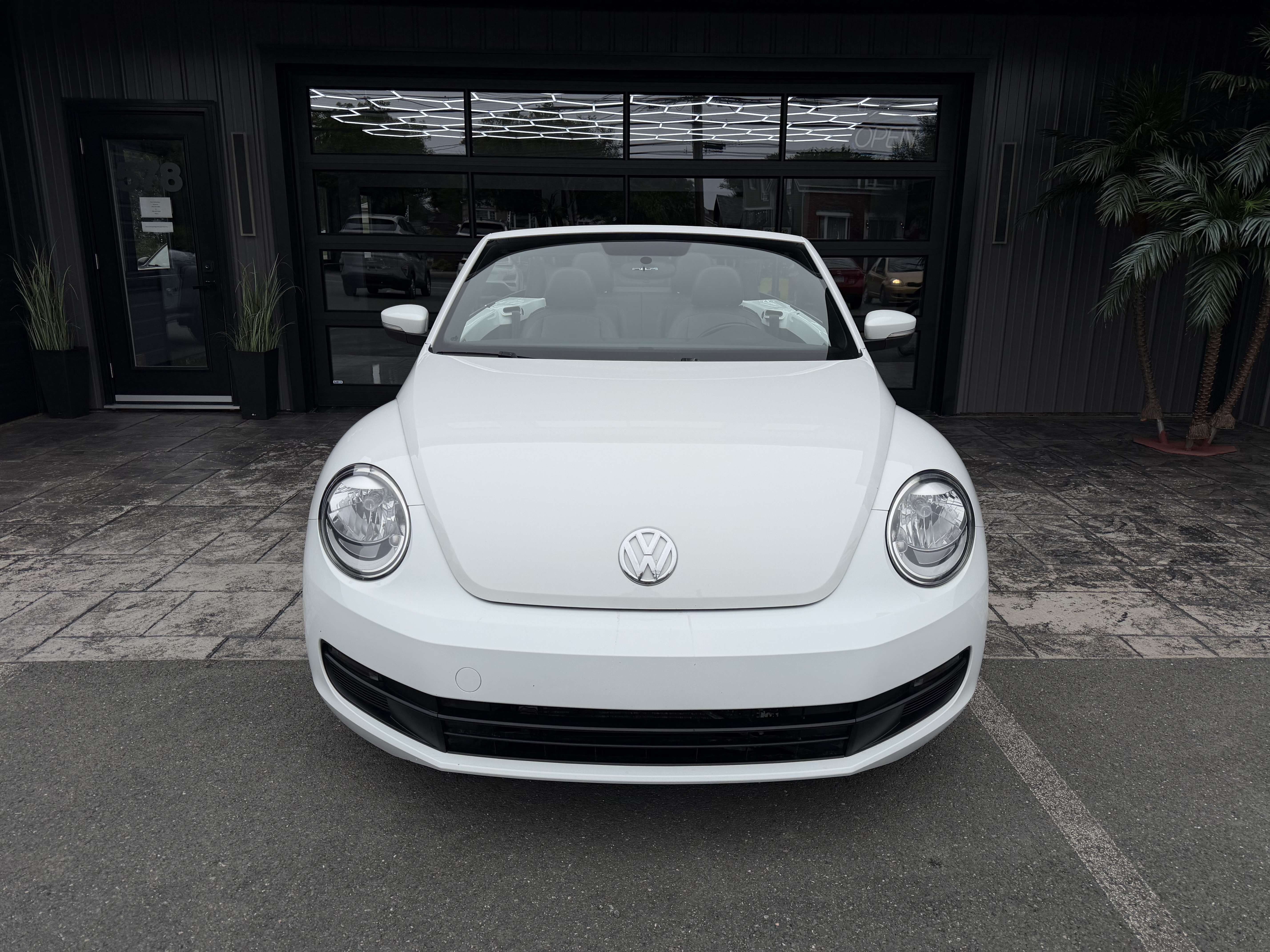 Image 3 - 2014 Volkswagen Beetle 1.8T, TDI