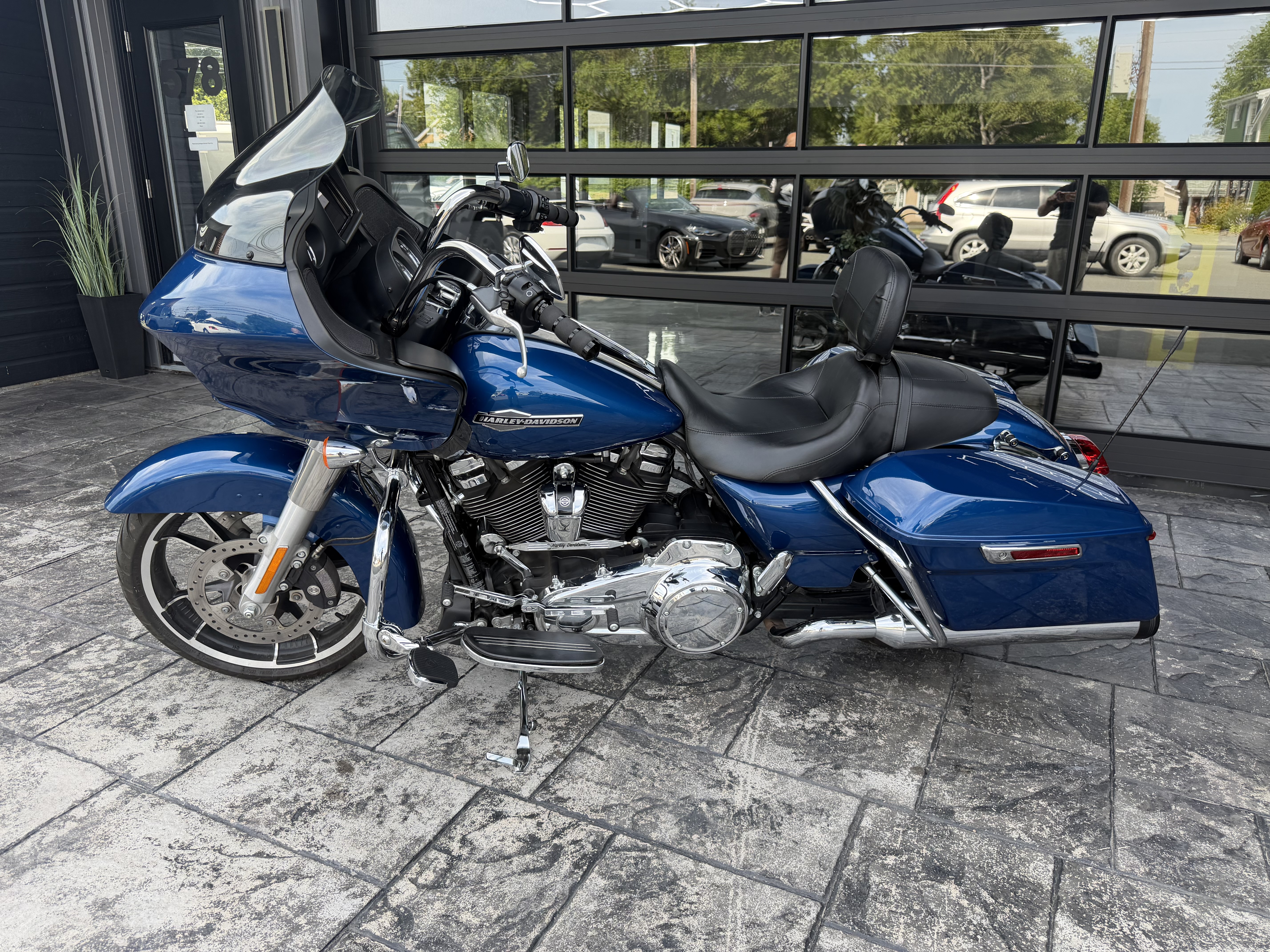 Image 2 - 2022 Harley Davidson RoadGlide